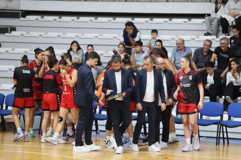 Turgutlu Belediyesi Kadın Basketbol Takımında Teknik Ekip İle Yola Devam Turgutlu Belediyesi Kadın Basketbol Takımında Teknik Ekip İle Yola Devam