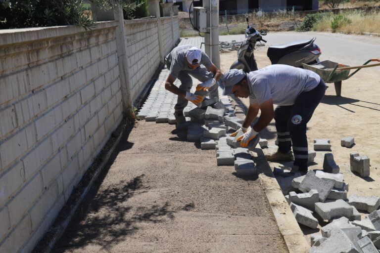 Turgutlu Belediyesi Fen İşleri ile Park ve Bahçeler Müdürlüğü Ekiplerinden Yoğun Mesai Turgutlu Belediyesi Fen İşleri ile Park ve Bahçeler Müdürlüğü Ekiplerinden Yoğun Mesai