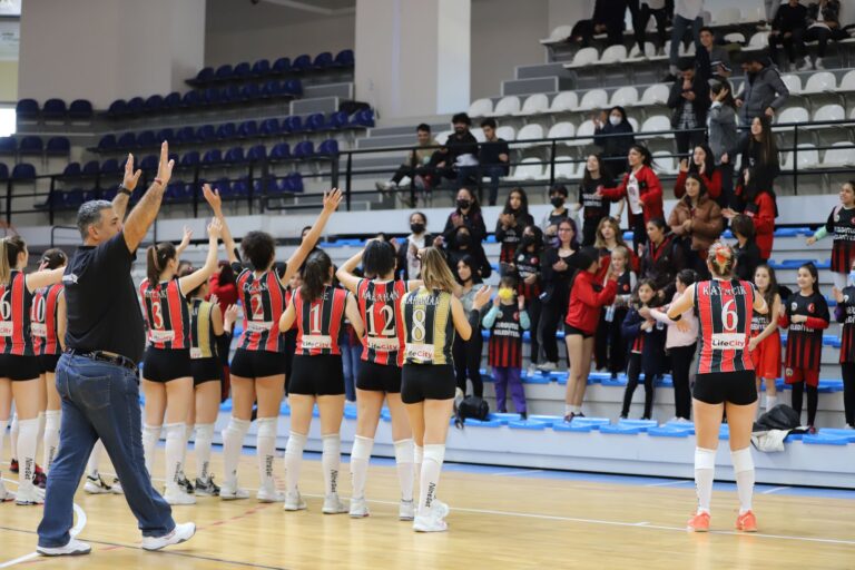 Turgutlu Belediyesi Kadın Voleybol Takımında Teknik Ekip ile Anlaşmaya Varıldı Turgutlu Belediyesi Kadın Voleybol Takımında Teknik Ekip ile Anlaşmaya Varıldı