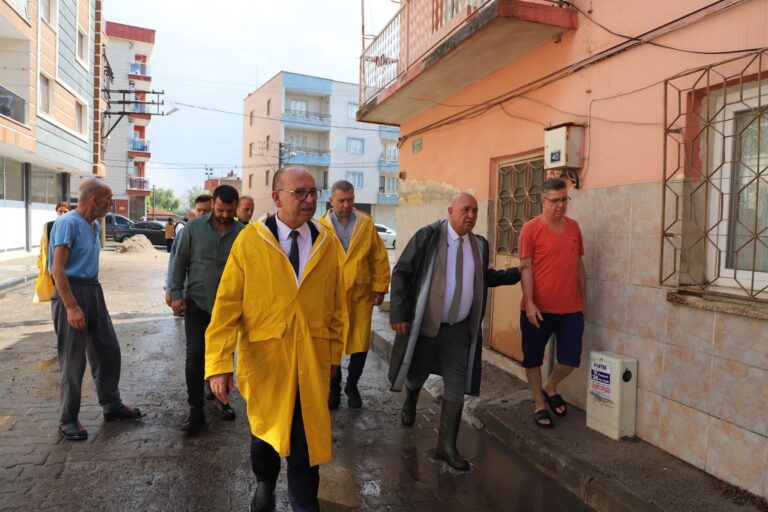 Başkan Çetin Akın ve MASKİ Genel Müdürü Talat Postacı Yağıştan Etkilenen Bölgeleri Yerinde İnceledi Başkan Çetin Akın ve MASKİ Genel Müdürü Talat Postacı Yağıştan Etkilenen Bölgeleri Yerinde İnceledi