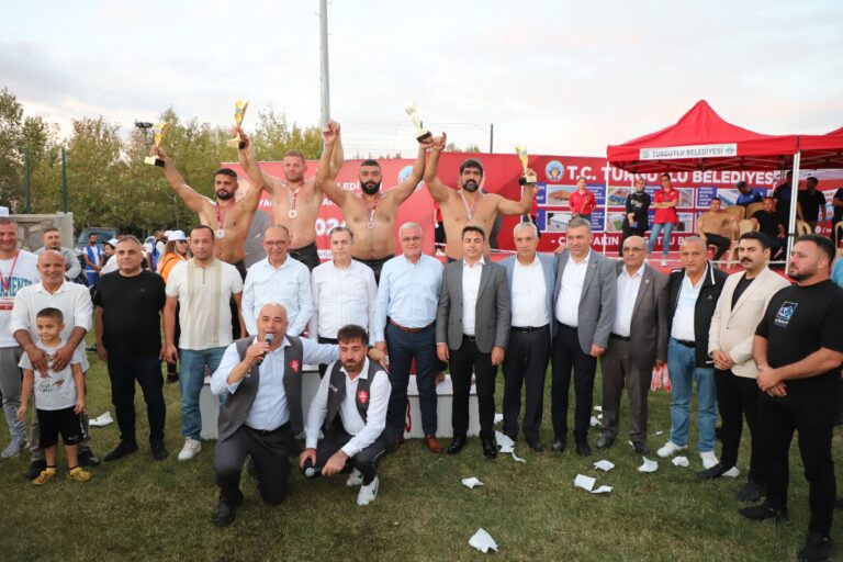 Turgutlu Belediyesi Güreş Severlere Kırkpınar Havası Yaşattı Turgutlu Belediyesi Güreş Severlere Kırkpınar Havası Yaşattı