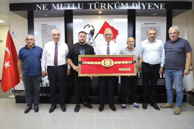 Başkan Çetin Akın’a Yağlı Güreşler İçin Teşekkür Ziyareti Başkan Çetin Akın’a Yağlı Güreşler İçin Teşekkür Ziyareti