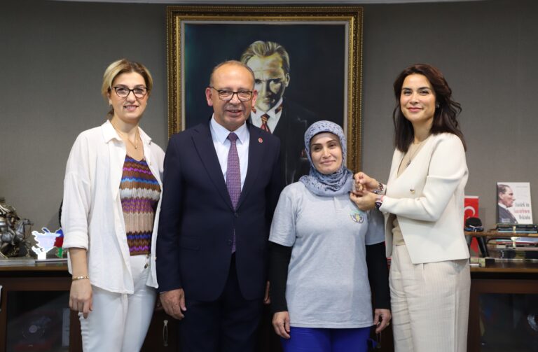 Turgutlu Belediye Personelinden Örnek Davranış Turgutlu Belediye Personelinden Örnek Davranış