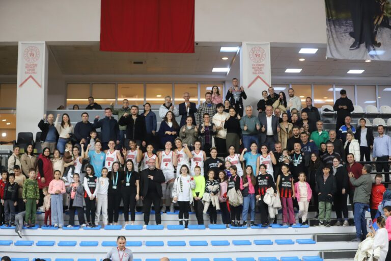 Potada Gülen Taraf Lidya Garden City Turgutlu Belediyespor Kadın Basketbol Oldu Potada Gülen Taraf Lidya Garden City Turgutlu Belediyespor Kadın Basketbol Oldu