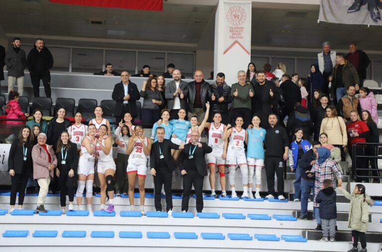 Turgutlu Belediyespor Kazanmaya Devam Ediyor: İki Branşta da Galibiyet Haftası Turgutlu Belediyespor Kazanmaya Devam Ediyor: İki Branşta da Galibiyet Haftası