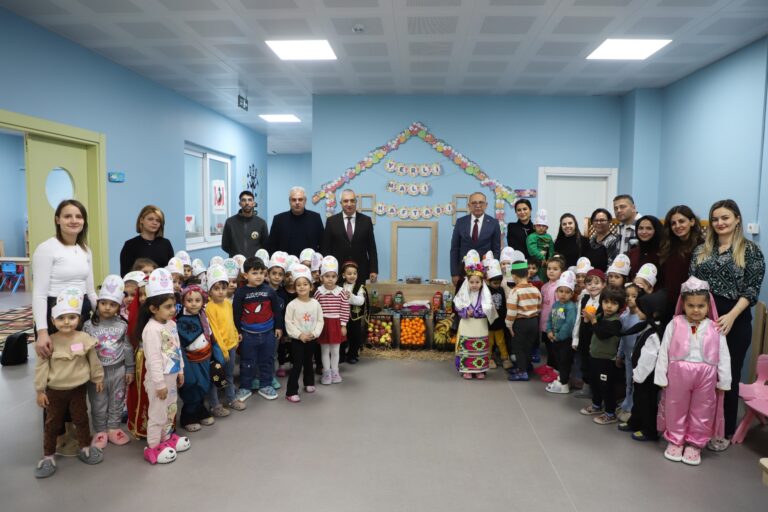 Turgutlu’da Yerli Malı Haftası Minikler İle Birlikte Kutlandı Turgutlu’da Yerli Malı Haftası Minikler İle Birlikte Kutlandı