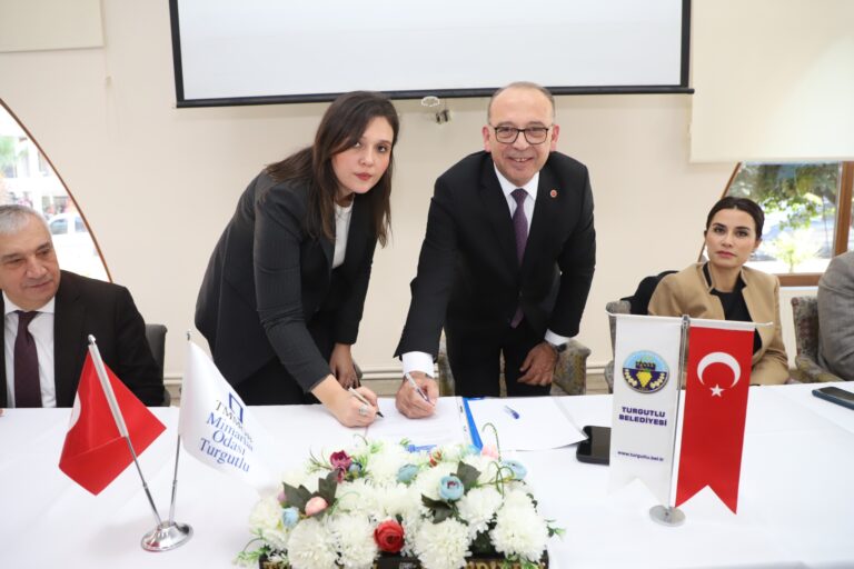 Turgutlu Belediyesi ile TMMOB Mimarlar Odası Turgutlu Temsilciliği Arasında Protokol İmzalandı Turgutlu Belediyesi ile TMMOB Mimarlar Odası Turgutlu Temsilciliği Arasında Protokol İmzalandı