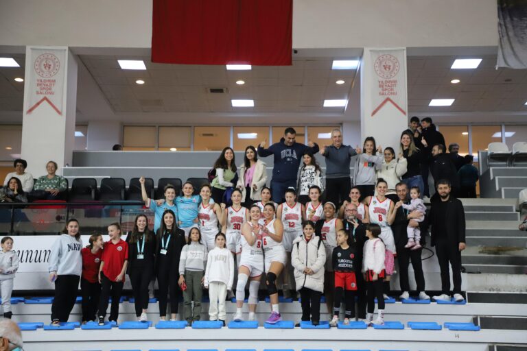 Turgutlu Belediyespor’un Kadın Takımları Doludizgin