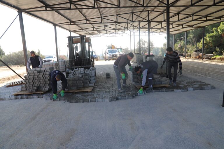 Turgutlu Belediyesi Fen İşleri Müdürlüğü Ekipleri Çalışmalarına Devam Ediyor