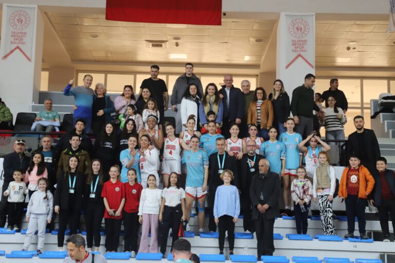 Lidya Garden City Turgutlu Belediyesi Kadın Basketbol Evindeki Yenilmezlik Serisi Devam Ediyor