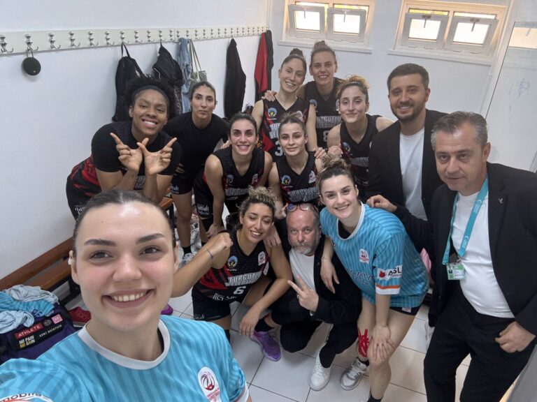 Lidya Garden City Turgutlu Belediyespor’dan Bayram Hediyesi Lidya Garden City Turgutlu Belediyespor’dan Bayram Hediyesi
