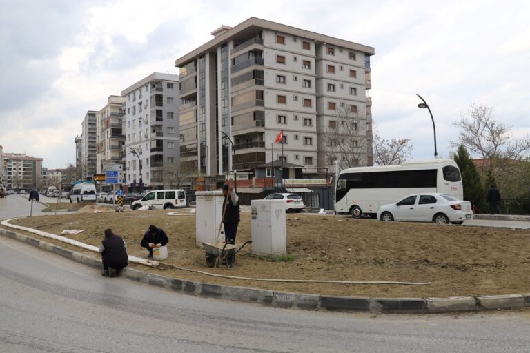 Turgutlu Belediyesinden Kent Estetiğini Güzelleştiren Çalışmalar Turgutlu Belediyesinden Kent Estetiğini Güzelleştiren Çalışmalar
