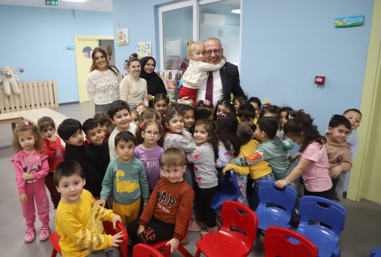 Turgutlu’da Dünya Tiyatro Günü Çocuklarla Birlikte Kutlandı Turgutlu’da Dünya Tiyatro Günü Çocuklarla Birlikte Kutlandı