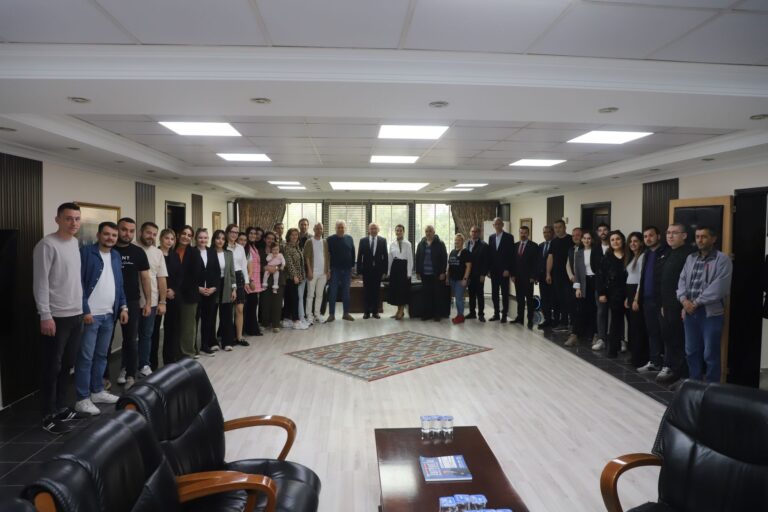 Turgutlu Belediyesinin Bayramlaşma Geleneği Bu Yıl da Devam Etti Turgutlu Belediyesinin Bayramlaşma Geleneği Bu Yıl da Devam Etti