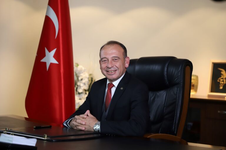 Başkan Çetin Akın: “Yaşasın alın teri, yaşasın emek, yaşasın 1 Mayıs!”