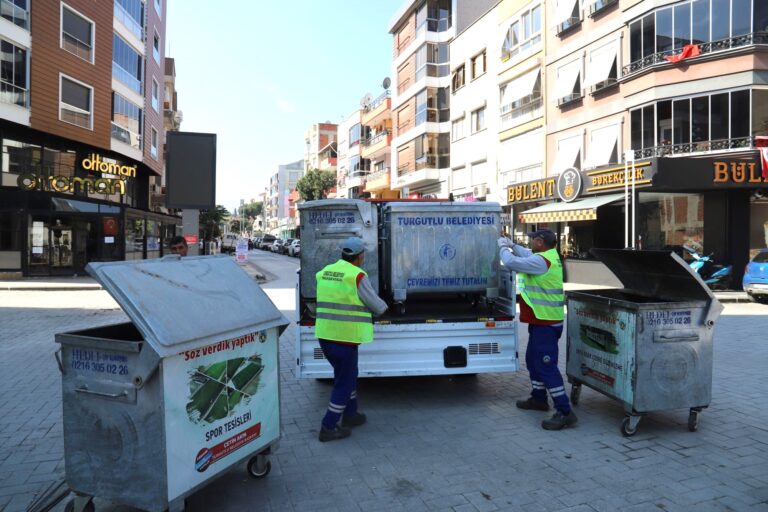 Turgutlu Belediyesi Temizlik İşleri Müdürlüğü Ekiplerinden Bahar Temizliği