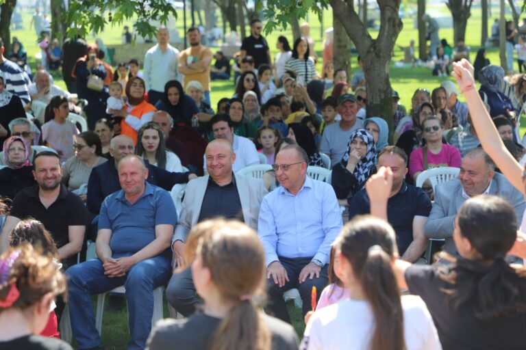 Turgutlu’da Yüzlerce Tohum, Geleceğe Taşınmak Üzere El Değiştirdi Turgutlu’da Yüzlerce Tohum, Geleceğe Taşınmak Üzere El Değiştirdi
