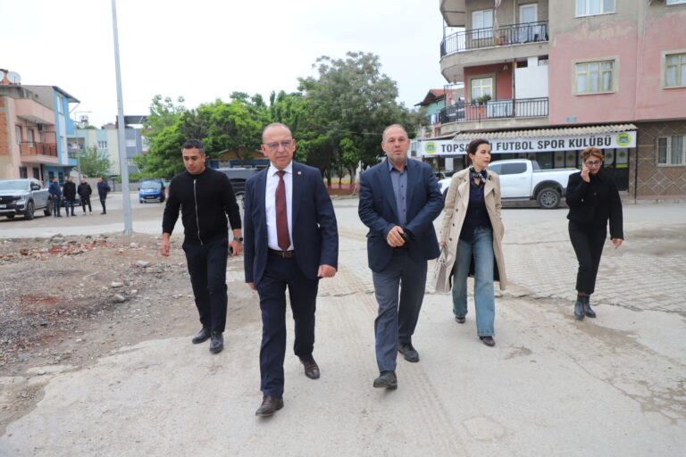 Saha Çıkarması Yapan Başkan Çetin Akın: “Mahallelerimizin sorunlarını birer birer çözüyoruz” Saha Çıkarması Yapan Başkan Çetin Akın: “Mahallelerimizin sorunlarını birer birer çözüyoruz”