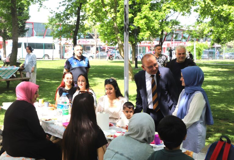 Turgutlu Belediyesi Çocuk Kültür Sanat Merkezinden Eğlenceli Anneler Günü Kutlaması