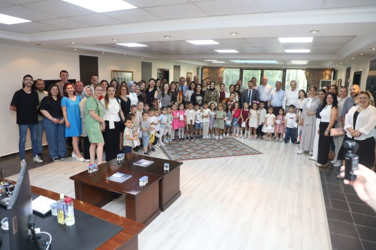 Turgutlu Belediyesinde Bayramlaşma Sevinci Yaşandı