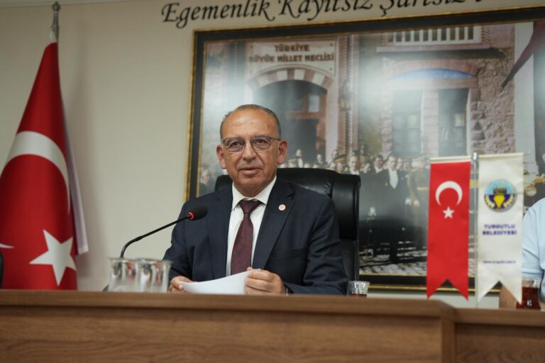 Başkan Akın: “Şu anda siyaset yapma dönemi değil, Turgutlu’ya kazandırma dönemi” Başkan Akın: “Şu anda siyaset yapma dönemi değil, Turgutlu’ya kazandırma dönemi”
