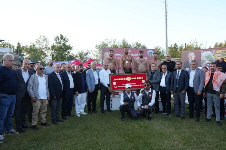 Turgutlu Belediyesi Yağlı Güreşleri’nde Kırkpınar Coşkusu Yaşandı