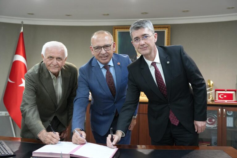 Ergenekon Mahallesine Yapılacak Aile Sağlığı Merkezi İçin Protokol İmzalandı Ergenekon Mahallesine Yapılacak Aile Sağlığı Merkezi İçin Protokol İmzalandı