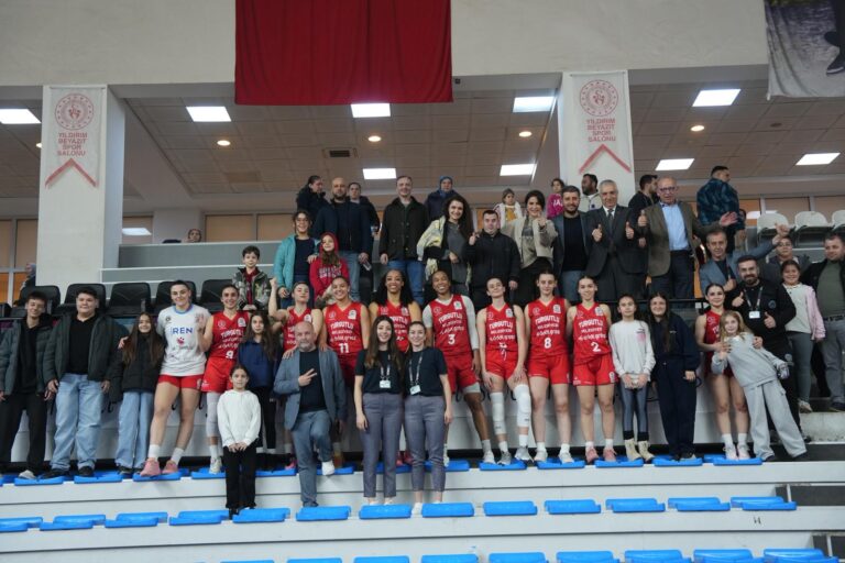 Turgutlu Belediyespor Sahasında Adeta Şov Yaptı: 76-57
