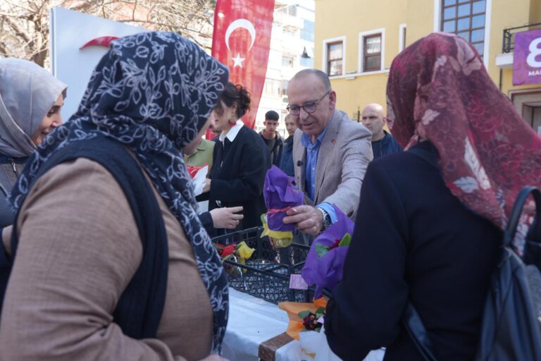 Başkan Çetin Akın’dan Dünya Emekçi Kadınlar Günü Kutlaması