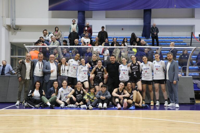 Turgutlu Belediyesi Kadın Basketbol Final Kapısını Farklı Açtı, Gözünü Şampiyonluğa Çevirdi