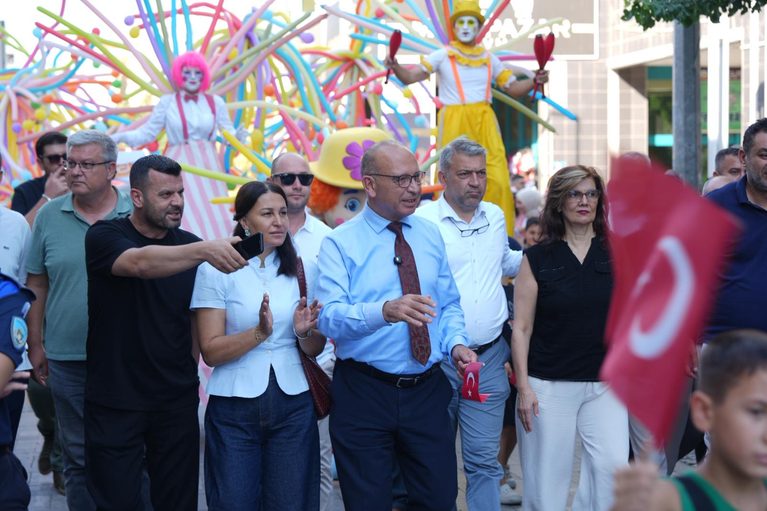 Turgutlu’da Dünya Barış Günü Çocukların Neşesiyle Kutlandı