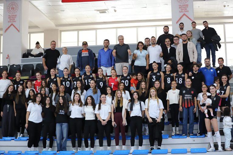 Turgutlu Belediyesi Kadın Voleybol Takımından Sezona 3-0’lık Başlangıç